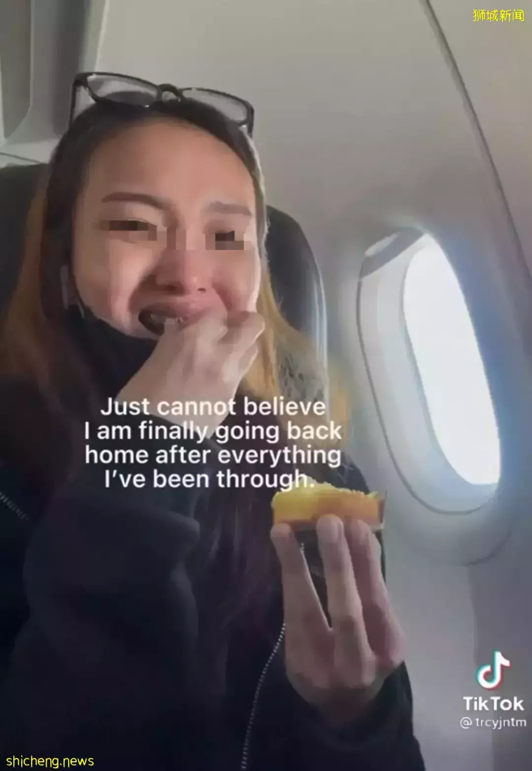 時隔2年回家，她在飛機上飙淚 ！ 新加坡ART自檢儀價格大跌至5新幣