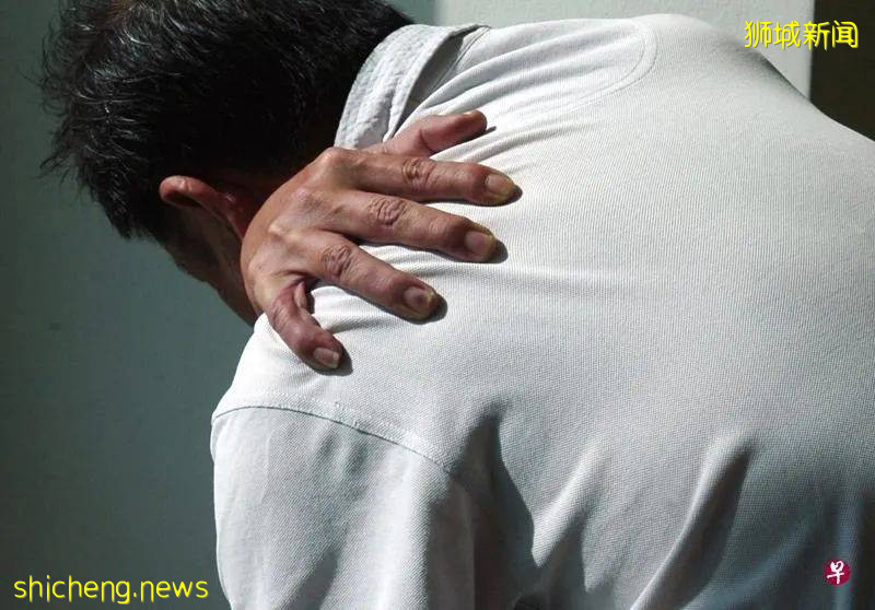 肩痛夜晚加剧，或是肩袖损伤