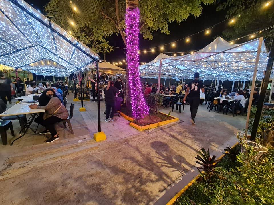 樟宜新开的露天美食公园,超多清真烧烤、汉堡美食,夜猫子们吃到爽