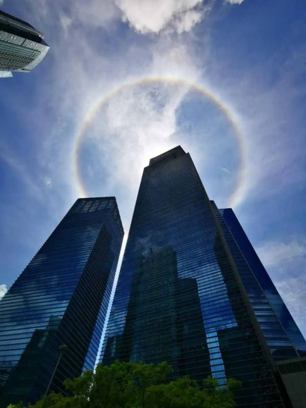 新加坡驚現絕美日暈彩虹光環，李顯龍總理、王瑞傑副總理也轉發了