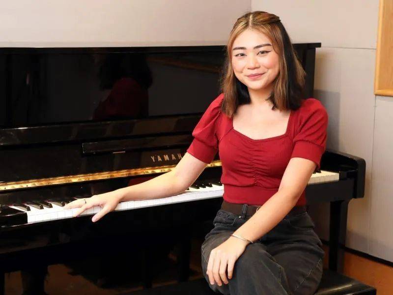 通过提前招生活动,报读新加坡五所理工学院的工作人士增70%