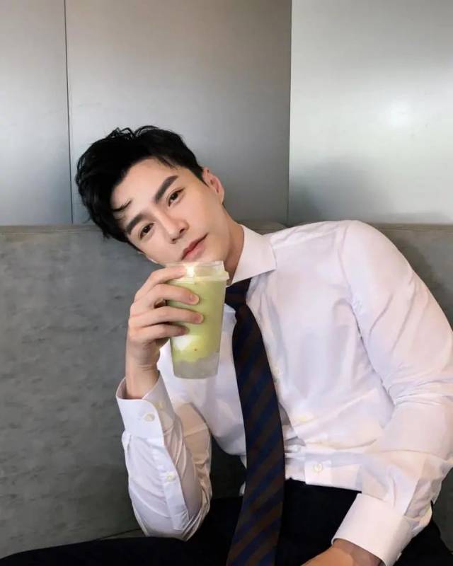 不會吧不會吧,還有人不知道他們是新加坡人嗎