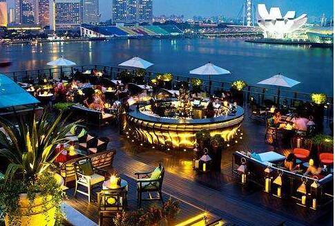 新加坡跨年倒计时“三”，夜生活玩出“文艺范儿”