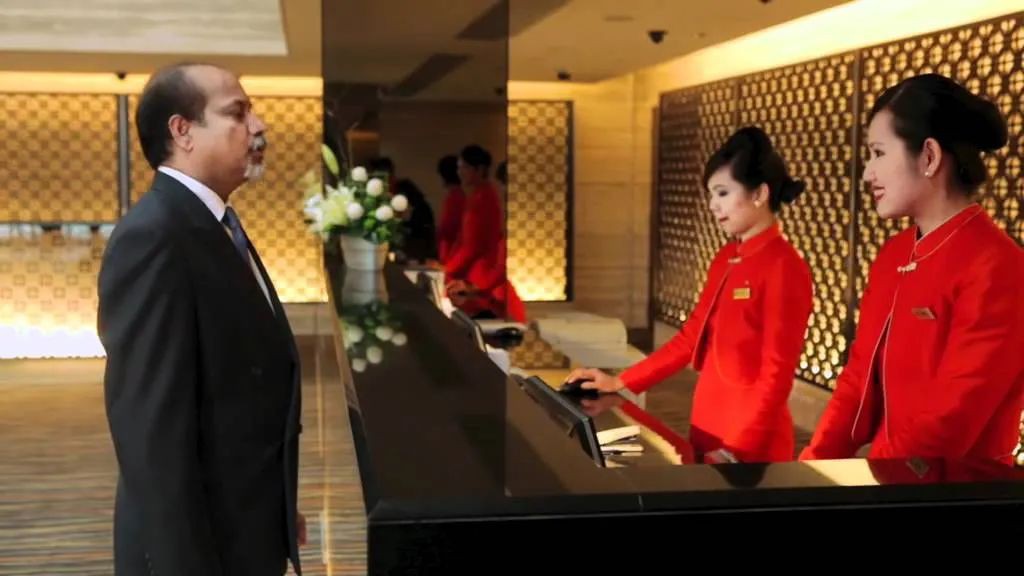 今增17 | 集体确诊！13人在新加坡乌节文华酒店被查出冠病，是巧合？