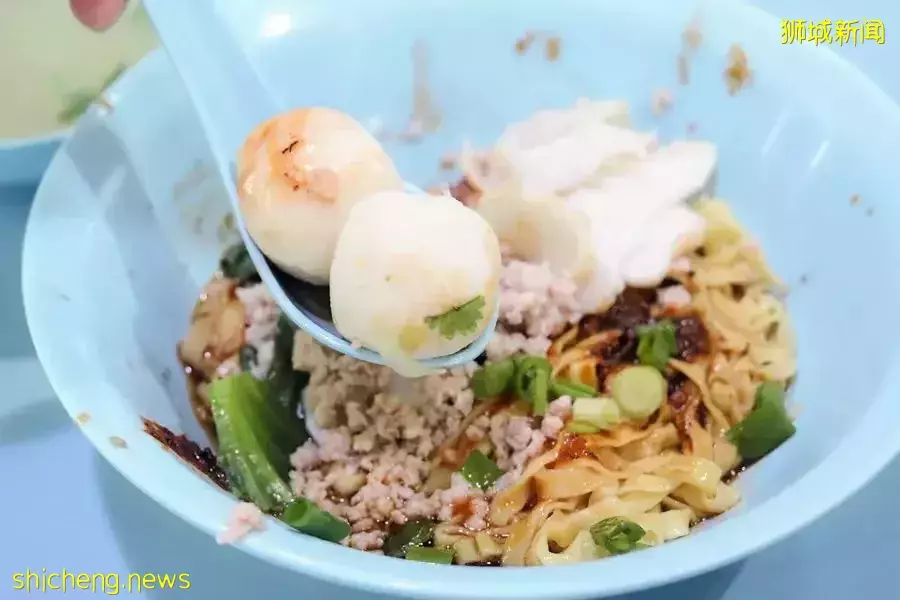 新加坡必打卡的25道國寶級美食！辣椒螃蟹、海南雞飯、炒粿條、肉骨茶