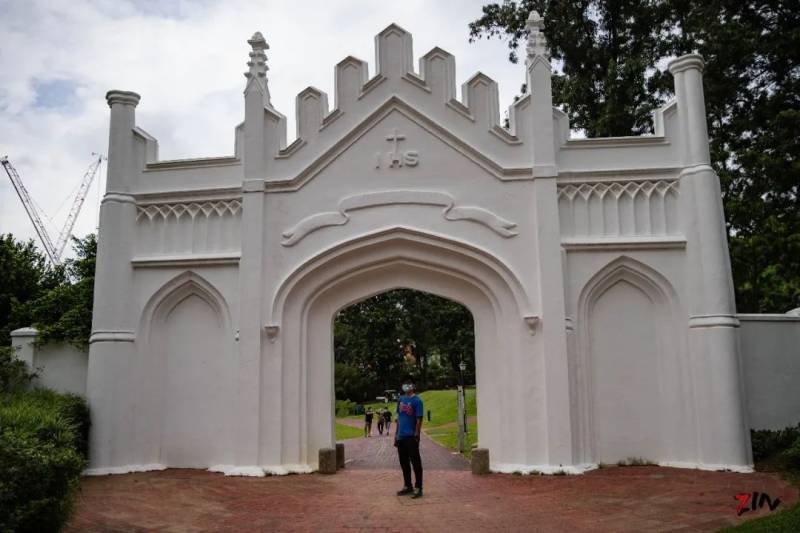 这座网红美照最多的小山,承载着新加坡那段血与火的历史