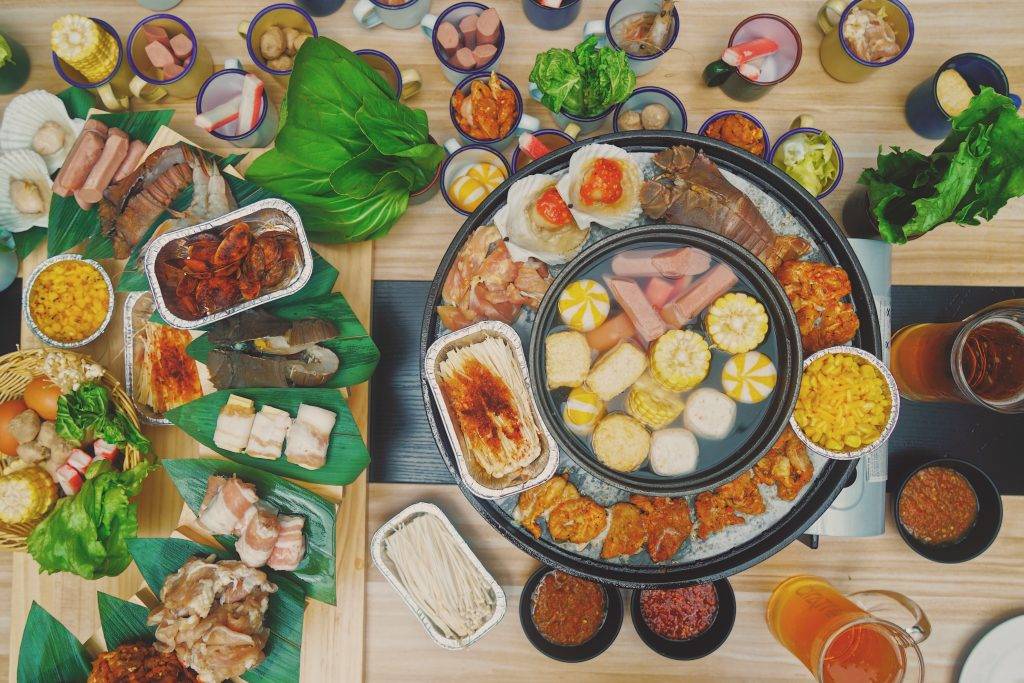 隐藏在工业区的宝藏火锅烧烤店，人均30新币左右，+10新币啤酒无限续杯！海量美食吃到扶墙进扶墙出