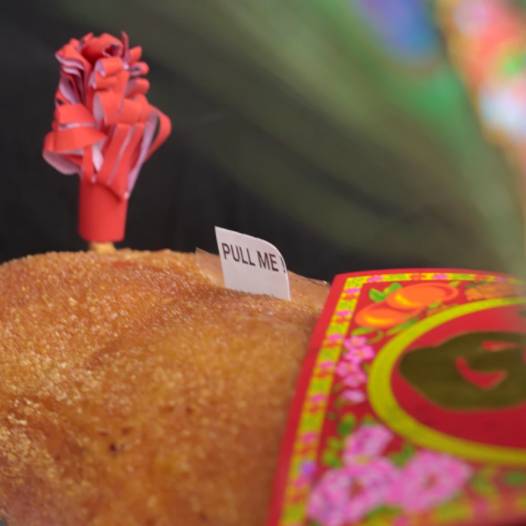 生日蛋糕吐鈔票？已經Out了！新加坡現在流行生日烤乳豬吐鈔票