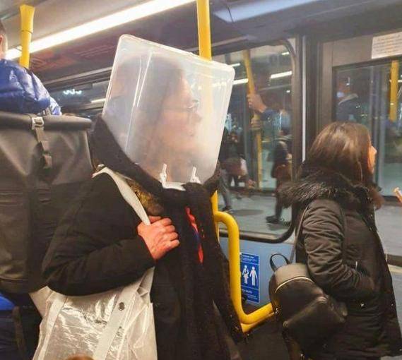 新加坡等地民众防疫情出奇招，买计生用品防新冠病毒，手段太极端