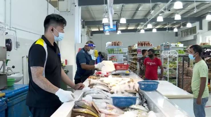 新加坡疫情趨穩，客工生活卻處處受限！網友：誰的日子都不好過