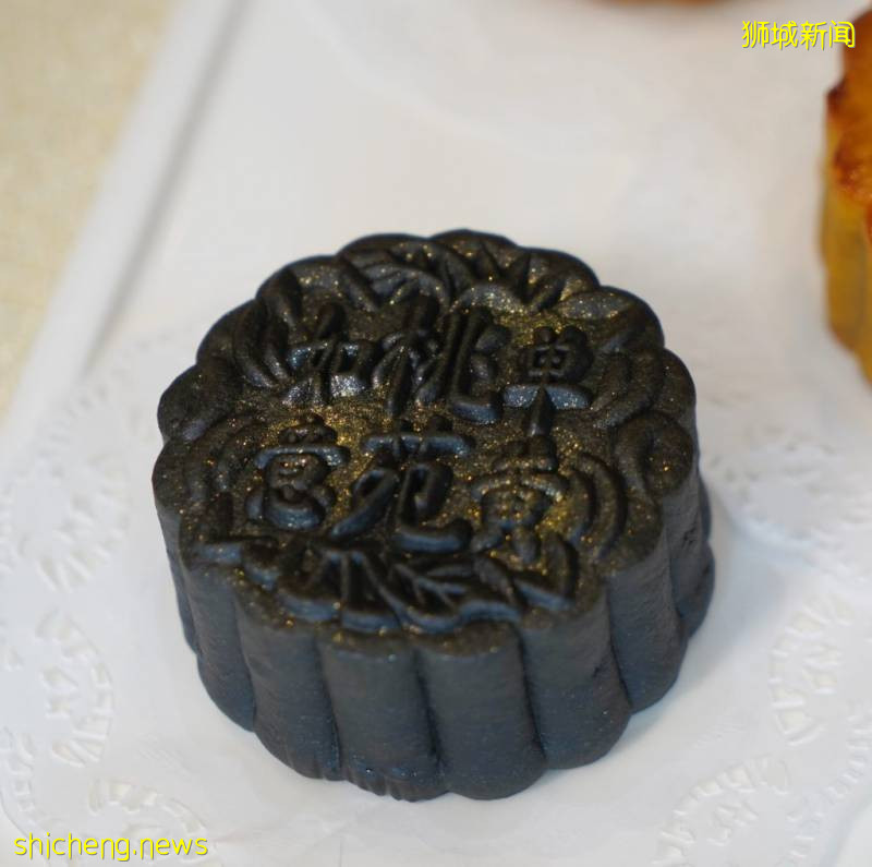 新加坡老字號月餅限時大促銷!傳統月餅大顯神通,珍珠奶茶、班蘭、黑芝麻等各路神仙口味齊聚一堂啦