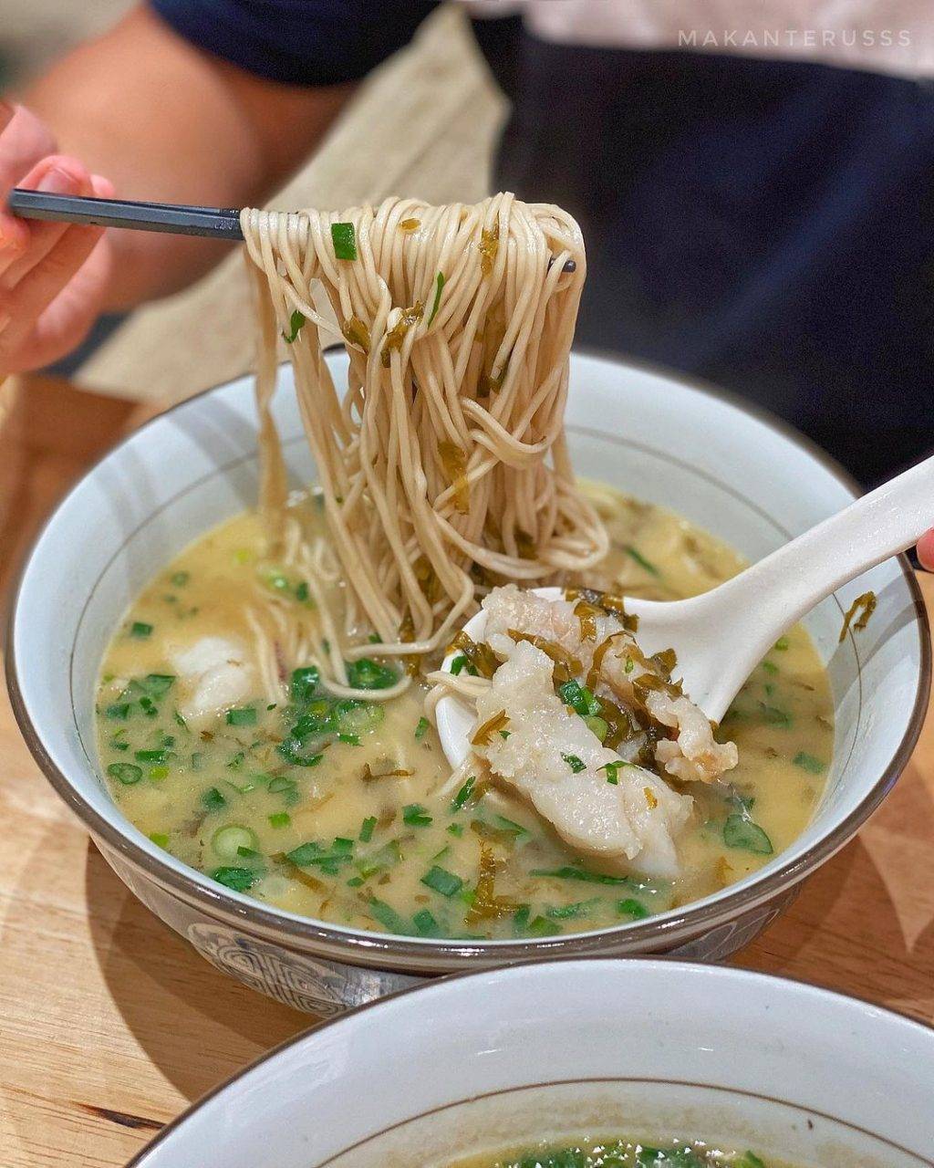 省錢吃飯攻略🔥 樂天飲食集團旗下八家餐廳推出50%促銷折扣！美滋鍋、樂天皇朝、樂蝦、樂牛等砍半價