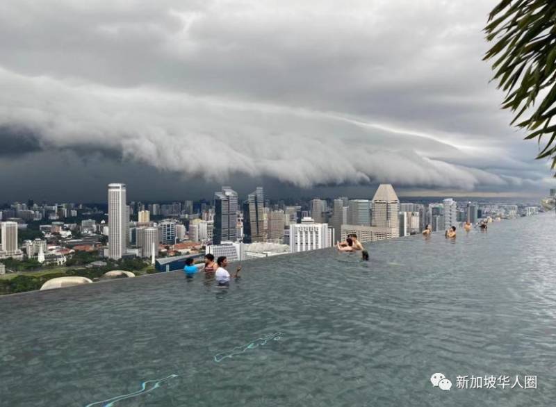 “黑雲壓城”再次來襲！新加坡天空出現罕見奇觀