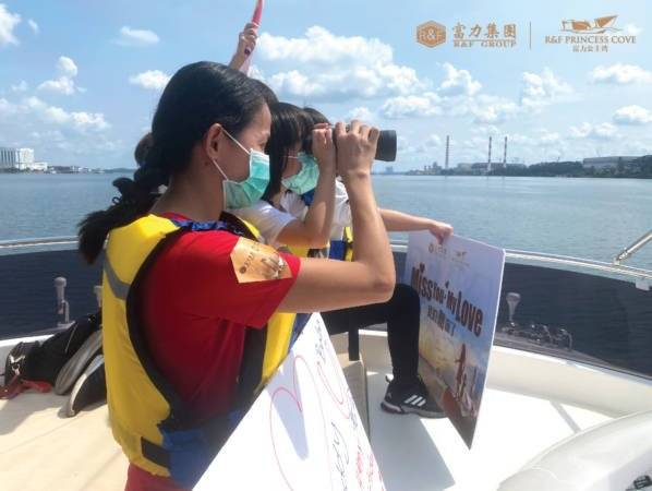 再有67人搭富力号游艇 在海上向亲人喊想你