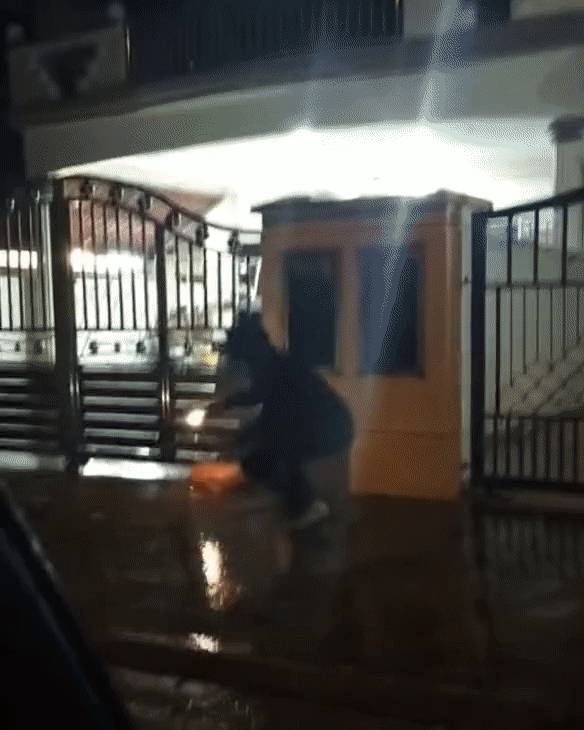 太猖狂!恶徒放火烧屋、恫吓杀母,敲诈63000新币