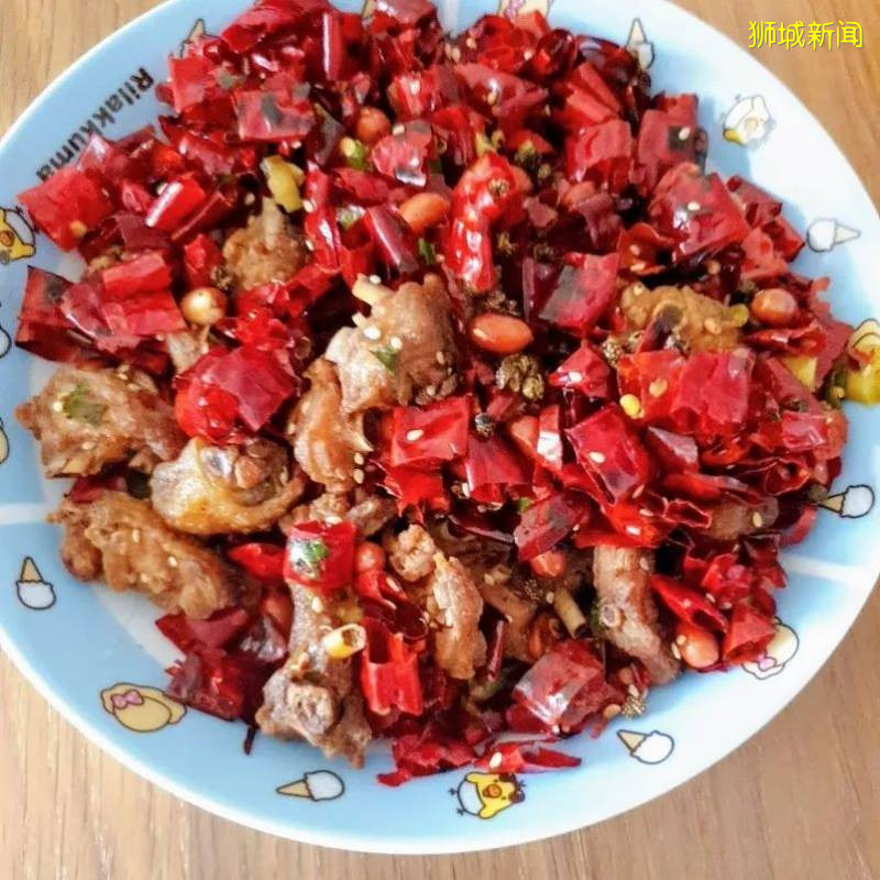 東北名菜笨小雞炖蘑菇好吃到會飛