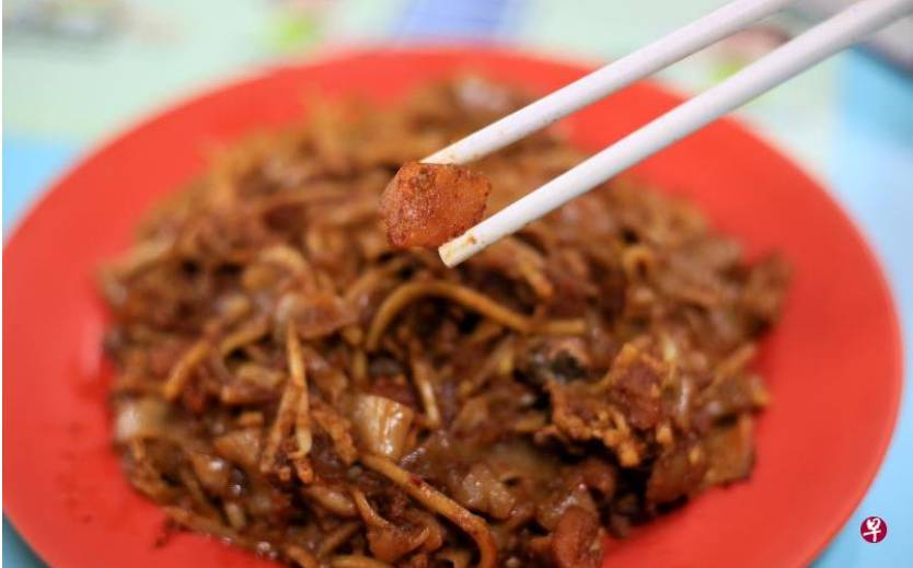 新加坡美食故事： 亞笑潮州鹵鴨有傳人 父子共掌勺炒粿條