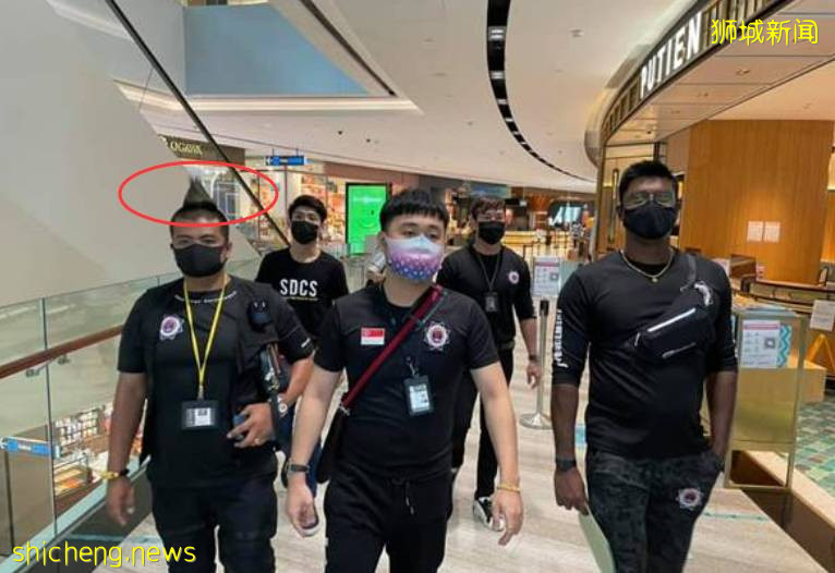 新加坡“購物天堂”古惑仔現身討帳，網友：“山雞”造型太搶鏡了