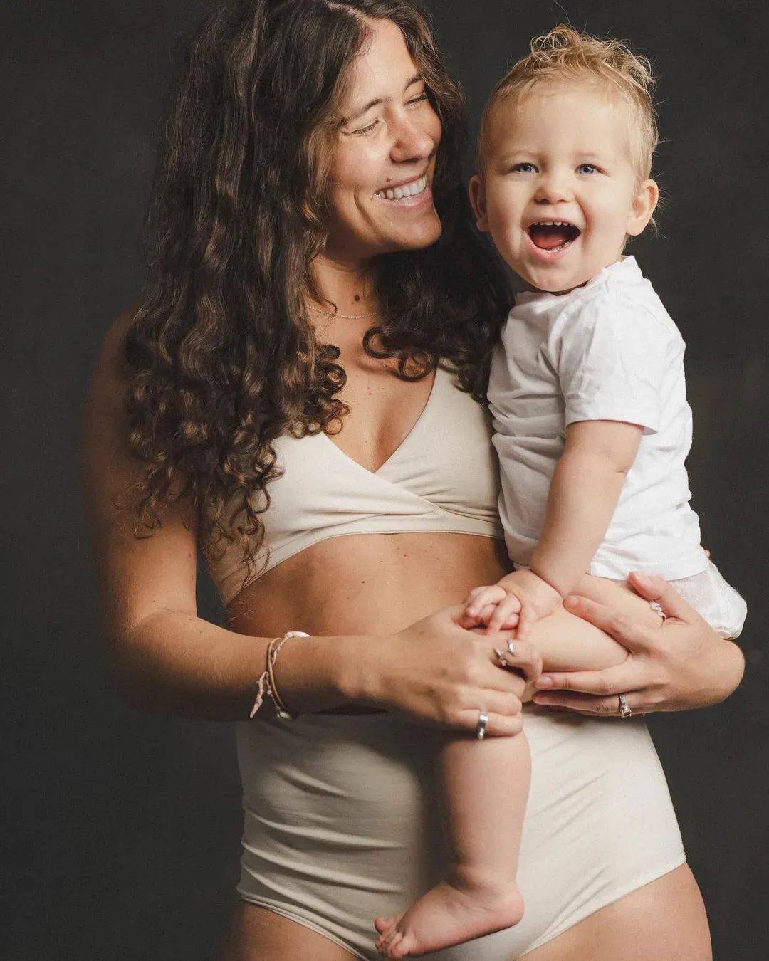 谁说怀孕穿衣就土!私藏10间新加坡超美孕妇装,显瘦、显高、显年轻