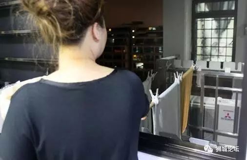 新加坡这些邻居素质也真够了！“内裤粪球”出击，气死楼下那位~