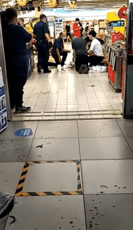 新加坡18歲少年超市砍人!現場視頻曝光,鮮血淋淋觸目驚心