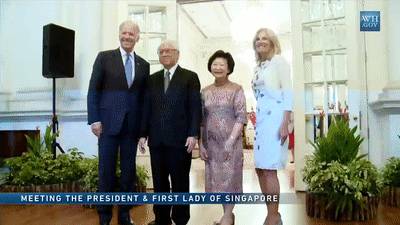 李顯龍發文祝賀拜登！拜登曾在新加坡街頭閑逛，買了一杯甘蔗汁