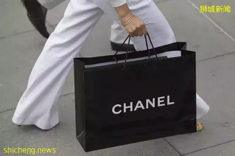 她们怒剪香奈儿包包!新加坡或取代俄罗斯举办两场F1赛事