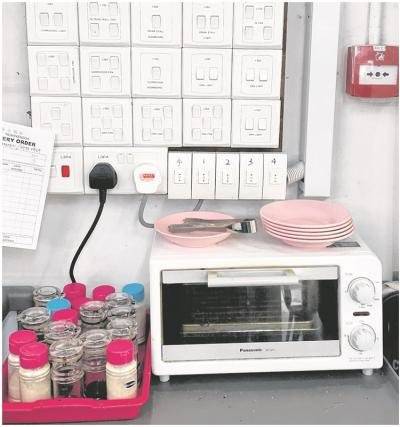 Order烤面包竟要自己烤 顾客不满咖啡店钱照收