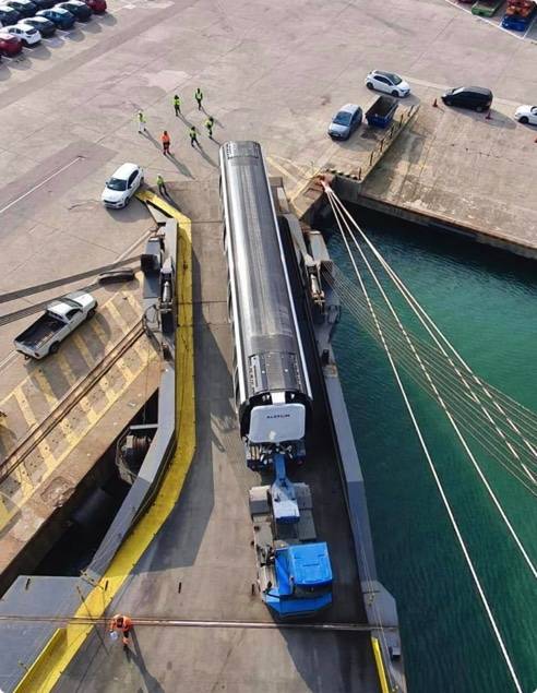 新的紫色地铁东北线从西班牙抵达，将会在2024年开始运营 