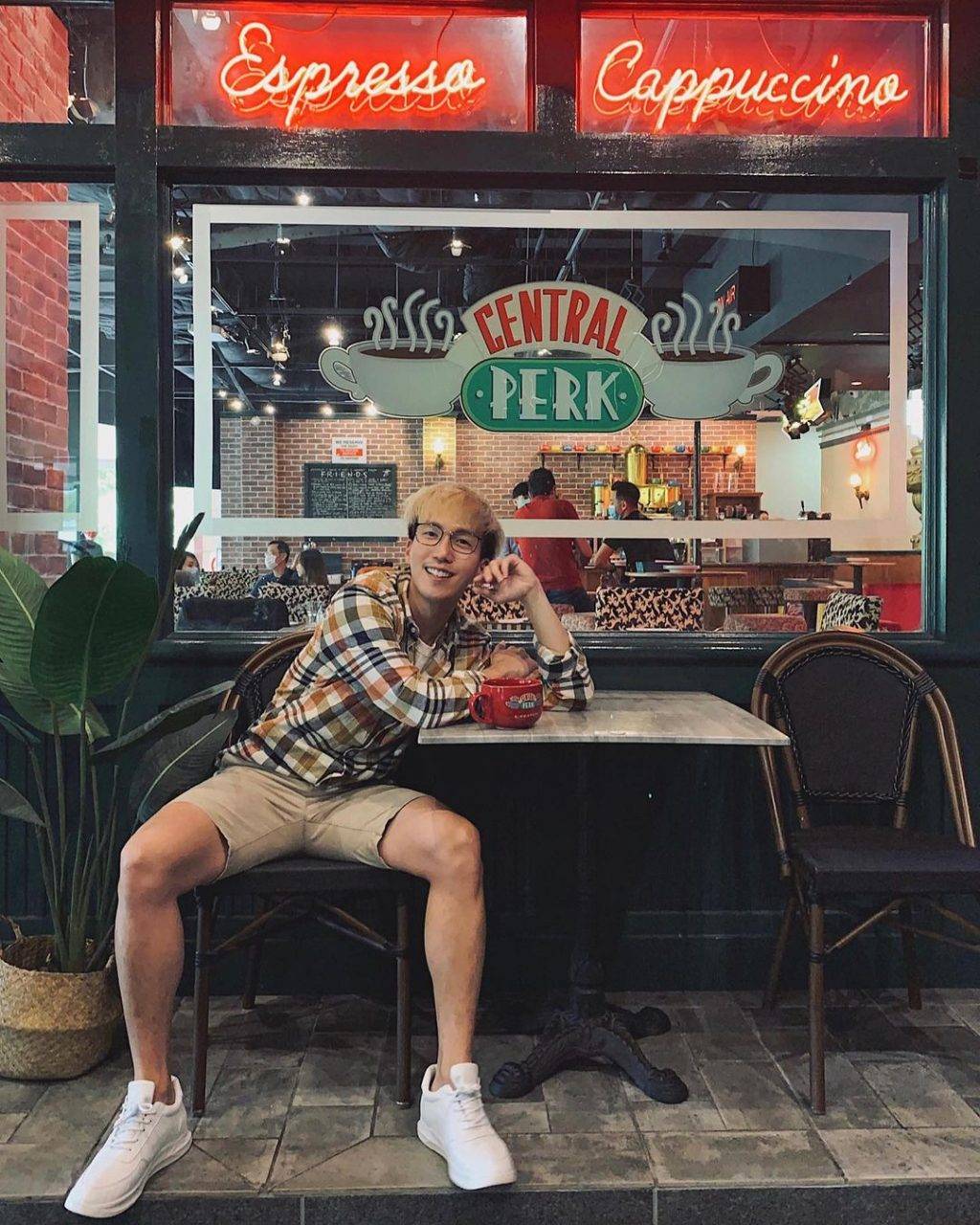 全島唯一“老友記”咖啡廳！美式複古Central Perk咖啡館☕️ 處處都是打卡點！沒看過劇？照樣來啊