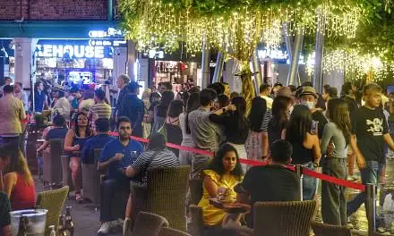 新加坡解封后首个大型活动来到CBD！美食、购物、现场音乐表演