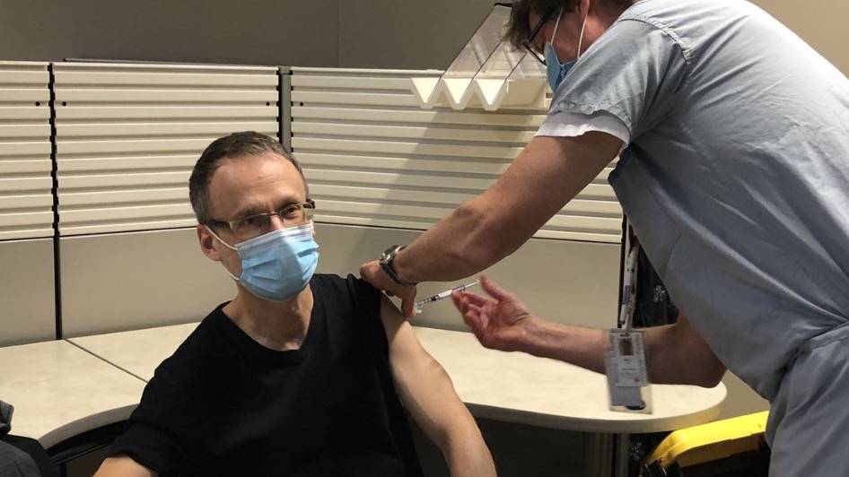 辉瑞疫苗又出事了，挪威23人注射后死亡！新加坡还按计划接种？