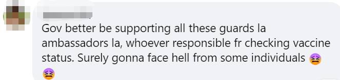 這位新加坡老人沒打疫苗,不允許進入商場後坐地撒潑