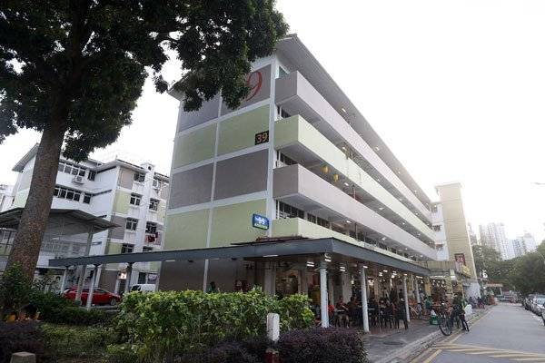 住家开赌档  阿嬷偕10妇女 上警车