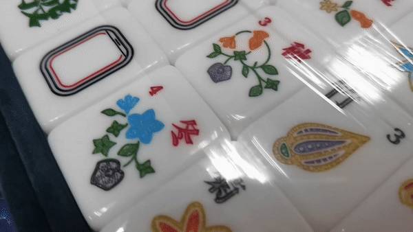 新航竟開始賣“空姐制服”，又被搶空！限量版麻將獨家開箱來了