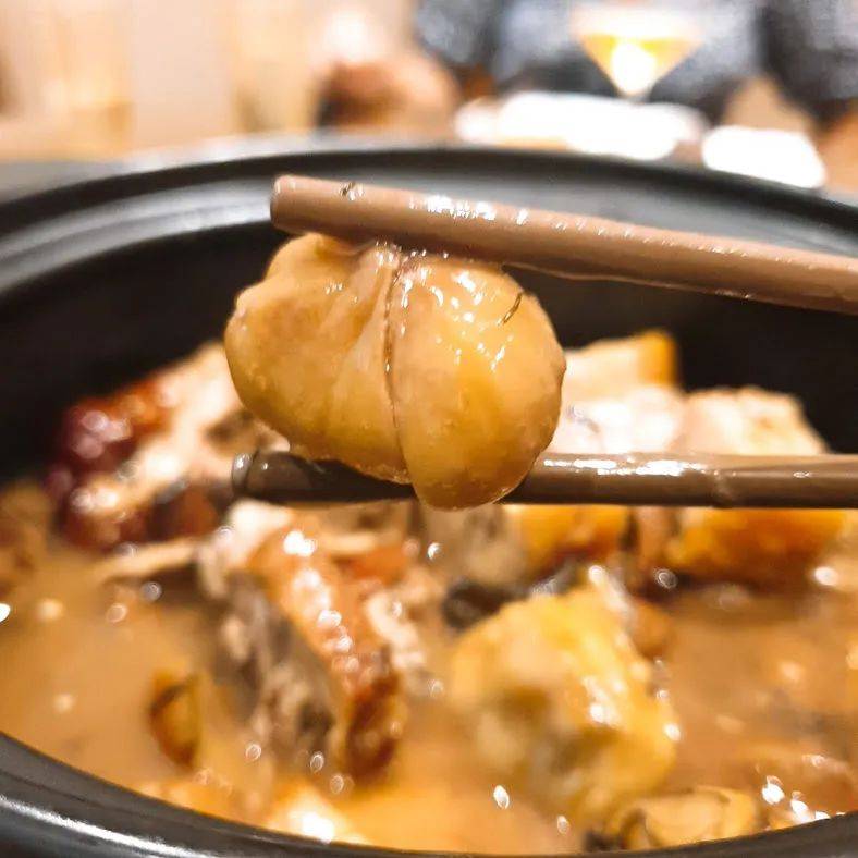 甘牌燒味聯手潮州發記首創新年盆菜和金鴨