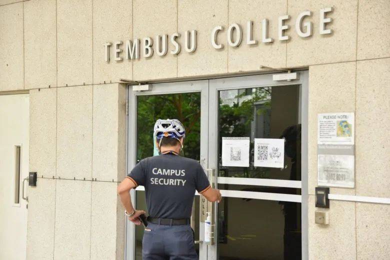 NUS明令禁止教職工與學生産生親密關系