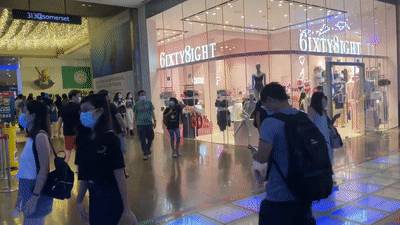 年底了 挤！爆！了