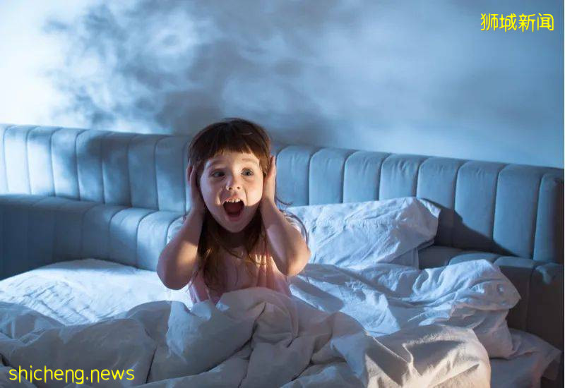 宏茂橋驚現鄰裏傷人案！一男子擦窗時被鄰居用鐵鏈爆頭