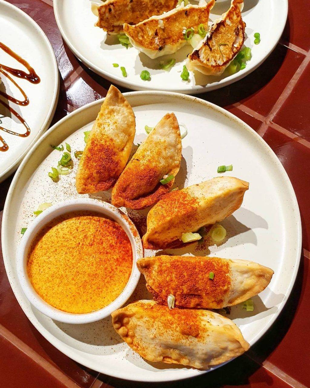 创意饺子店Dumpling Darlings🥟每日手工制作、入口外酥里嫩,从原味到熏鸭内馅全都有🤤