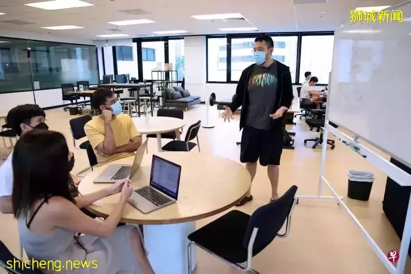 新加坡建国总理李光耀孙子李鸿毅:不一定要从政才能解决问题