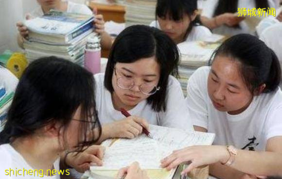 为啥新加坡宁愿影响经济发展,也不愿学汉语?原因值得学生深思