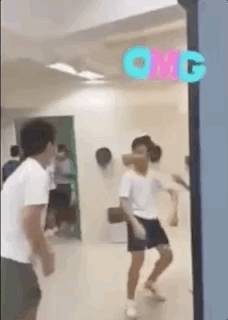 新加坡這所頂級名校，發生了激烈的衛生間大戰