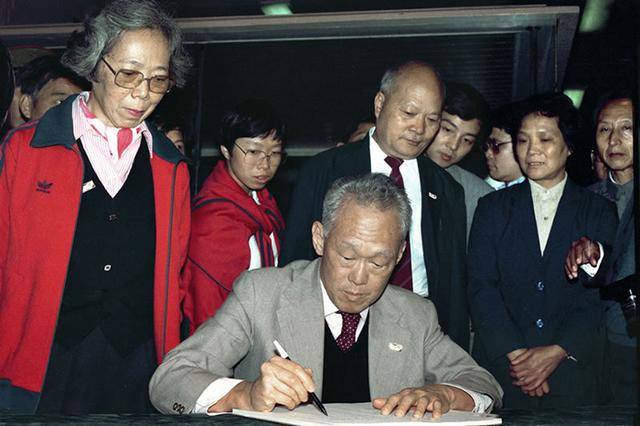 李光耀：越南推行的革新开放，为何没能像中国一样大获成功