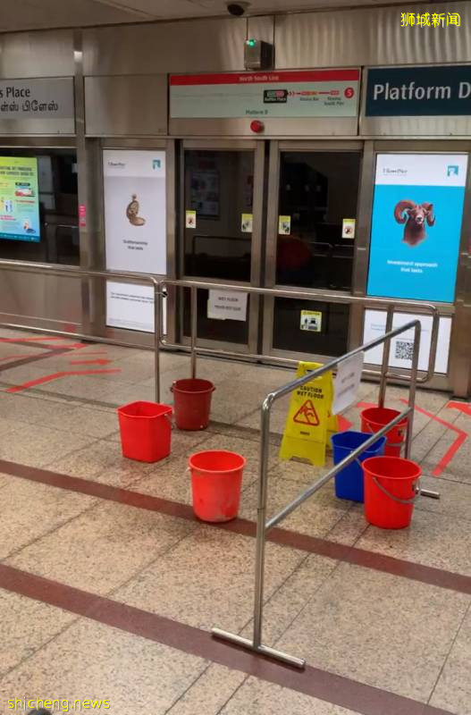 地铁红线莱佛士坊地铁站天花板漏水，网友直呼回到了第三世界