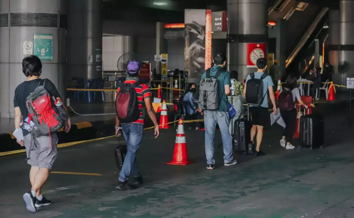 【海外收入被征税】计划出售大马国内产业 大马客工钱留狮城