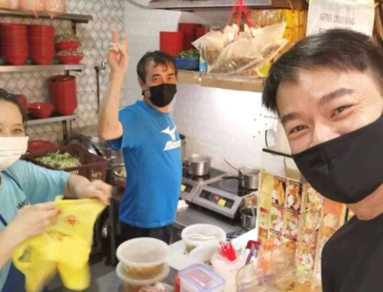 小贩中心美食怎么选?看看新加坡艺人们的推荐