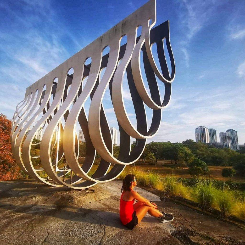 打卡新发现👉碧山宏茂桥公园📍自然景观+莲花池塘+湖畔舞台,遛狗散步不忘拍拍照💕