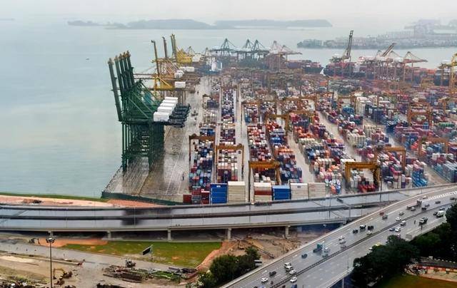 新加坡港口货柜拥堵！运价大涨，停泊周期也有变化