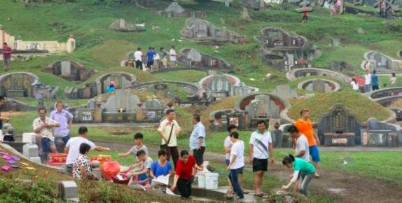 獅城百科 清明時節，新加坡華人及各國海外華人在這一天會做哪些事你知道嗎